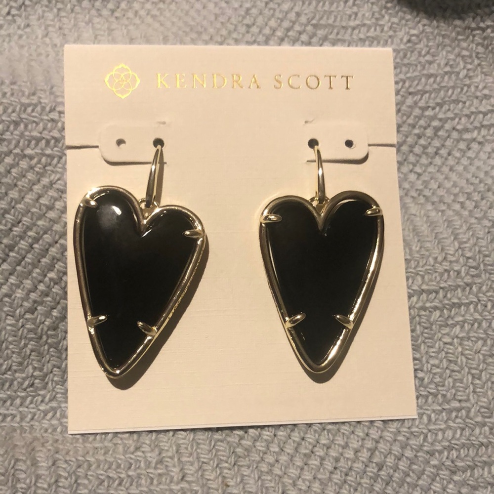 Kendra Scott black heart earrings new